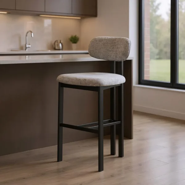 Helehall terasraamiga baaritool Periana Gris köögis
